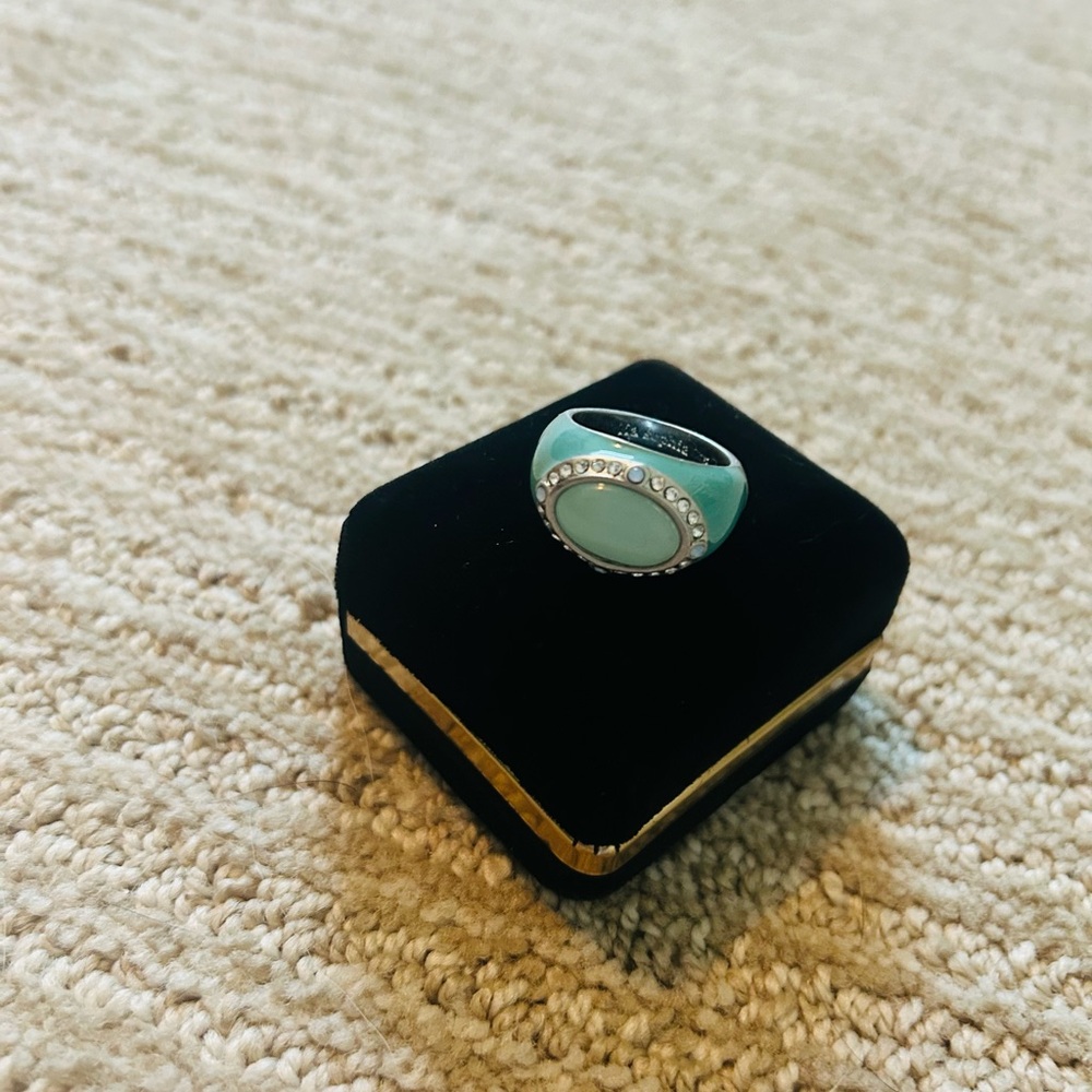 Lia Sophia ring - Picture 2 of 3
